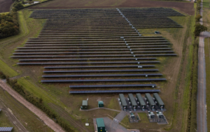 英國的太陽能發(fā)電和儲能部署的收入模式有所沖突