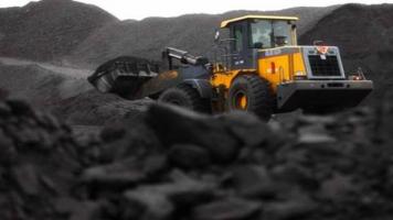 國家發(fā)改委等相關管理部門召開會議，研究部署平抑煤價上漲