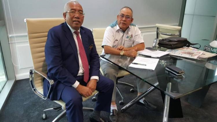 Najib在沙撈越學校的'Scam'太陽能項目上簽下數(shù)百萬美元