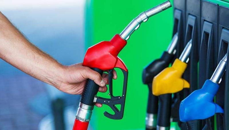 成品油價(jià)24日或迎下調(diào)，私家車(chē)加滿一箱油少花4.5元