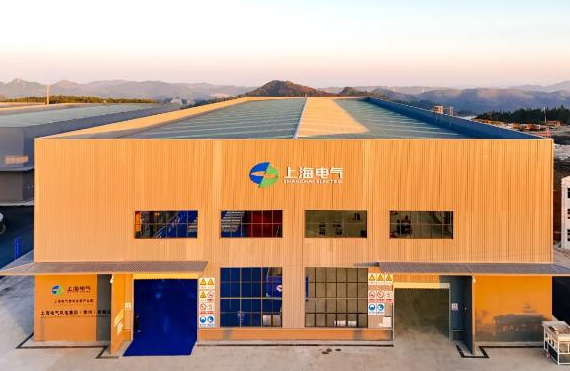 上海電氣貴州龍里產(chǎn)業(yè)園首臺機組成功下線