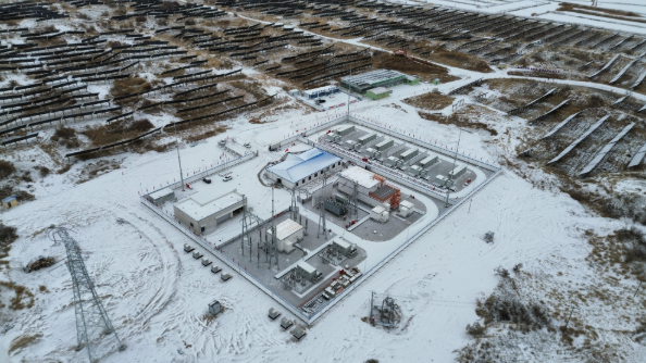 巴彥淖爾市防沙治沙和風電光伏一體化工程臨河光伏項目全容量并網發電