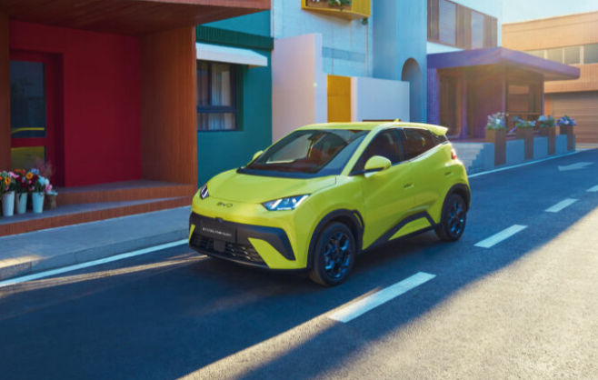 加拿大與中國達成協議允許以特定關稅進口中國電動汽車