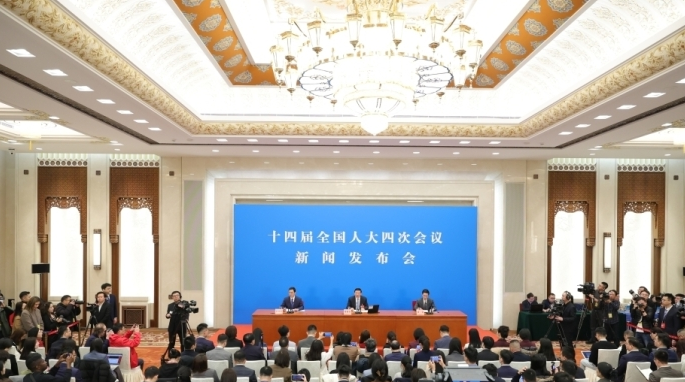 全國人大首場發布會舉行，國家電網與中石油被列為中歐合作案例