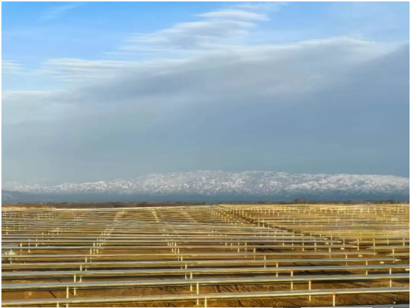 烏茲別克斯坦布卡光伏發電站首次實現263MW滿負荷運行